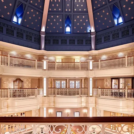 Disneyland Hotel 5*