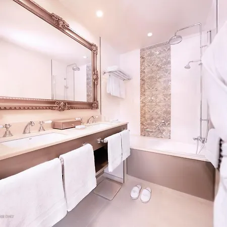 Disneyland 5* Chessy (Seine-et-Marne)